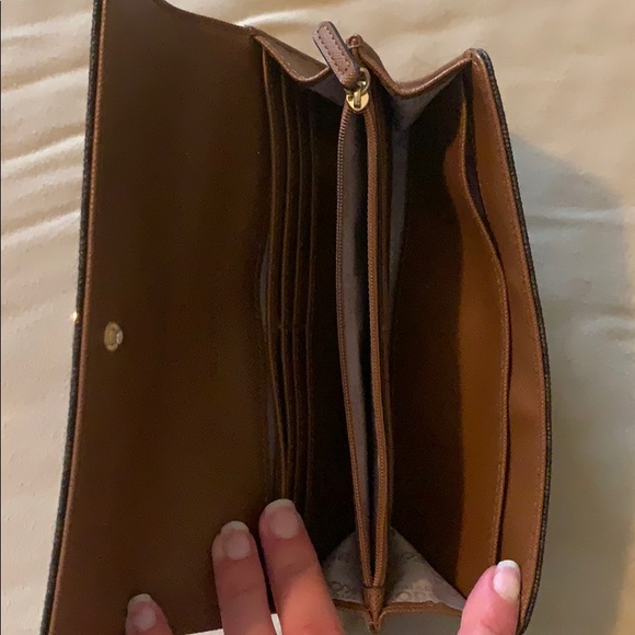 Michael Kors Trifold Leather Wallet - Picture 3 of 3